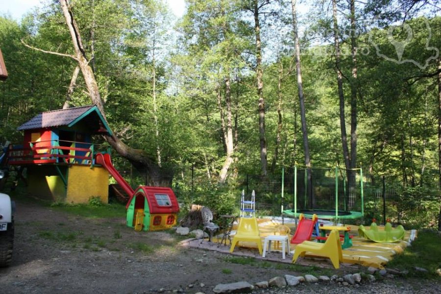 Cazare-la-Pensiunea-Casuta-din-Padure-din-Malaia-Valcea-Oltenia-24-900x600 Cazare la Pensiunea Casuta din Padure din Malaia - Valcea - Oltenia (24)
