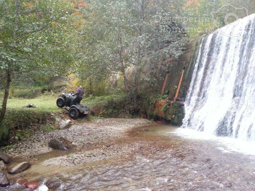 Cazare la Pensiunea Casuta din Padure din Malaia - Valcea - Oltenia