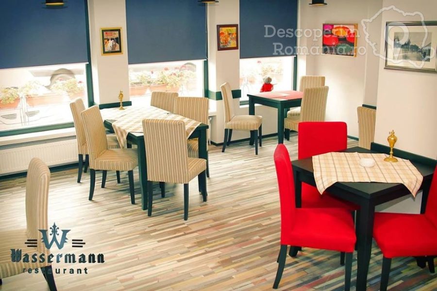 Cazare-la-Pensiunea-Laura-si-Restaurantul-Wassermann-din-Focsani-Vrancea-Moldova-1-900x600 Cazare la Pensiunea Laura si Restaurantul Wassermann din Focsani - Vrancea - Moldova (1)