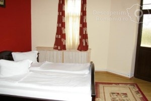 Cazare-la-Pensiunea-Onix-din-Fagaras-Brasov-Transilvania-11-300x200 Cazare la Pensiunea Onix din Fagaras - Brasov - Transilvania (11)