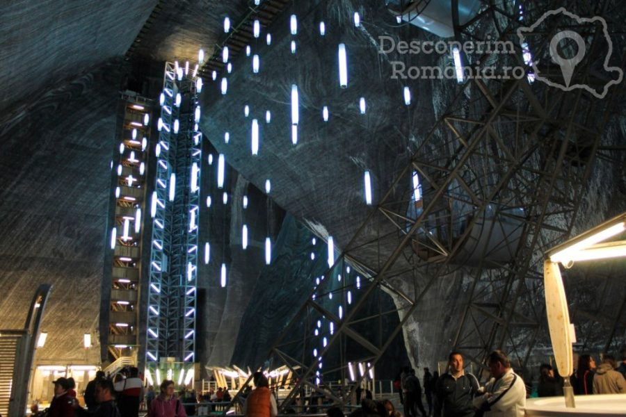 Salina-Turda-–-Paradisul-Sarii-din-adancuri-4-900x600 Salina Turda – Paradisul Sarii din adancuri (4)