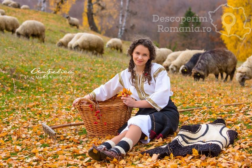 Huțanii-din-Bucovina-poza Seminarul Telogic „Sfântul Nicolae” din Râmnicu Vâlcea