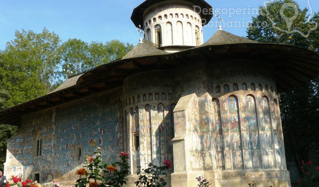 Mănăstirea Voroneț - culoare și rugăciune în Bucovina