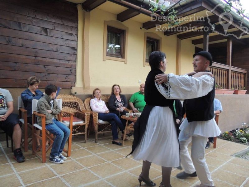 Cazare-la-Pensiunea-La-Nana-din-Sibiel-Sibiu-Marginimea-Sibiului-18-800x600 Cazare la Pensiunea La Nana din Sibiel - Sibiu - Marginimea Sibiului (18)