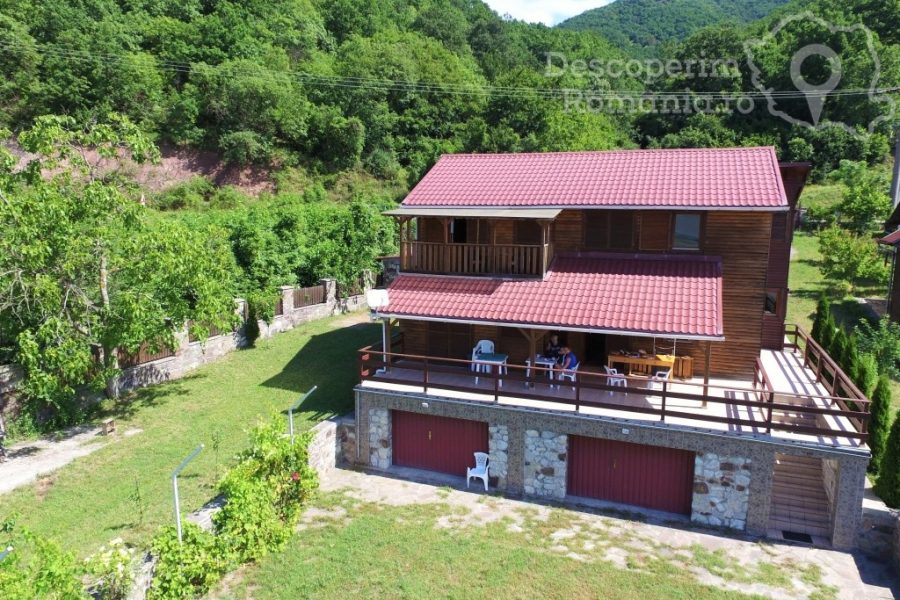 Cazare-la-Casa-La-Cotina-din-Svinita-Mehedinti-Cazanele-Dunarii-13-900x600 Cazare la Casa La Cotina din Svinita - Mehedinti - Cazanele Dunarii (13)