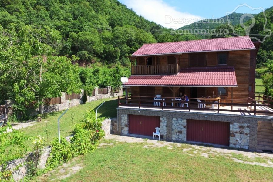 Casa La Cotina din Svinița