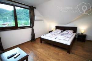 Cazare-la-Vila-Golful-Dunarii-din-Dubova-Cazanele-Dunarii-DescoperimRomania-100-300x200 Cazare la Vila Golful Dunarii din Dubova - Cazanele Dunarii - DescoperimRomania (100)
