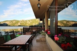 Cazare-la-Vila-Golful-Dunarii-din-Dubova-Cazanele-Dunarii-DescoperimRomania-24-300x200 Cazare la Vila Golful Dunarii din Dubova - Cazanele Dunarii - DescoperimRomania (24)