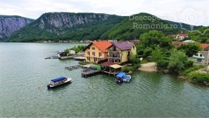 Cazare-la-Vila-Golful-Dunarii-din-Dubova-Cazanele-Dunarii-DescoperimRomania-3-300x169 Cazare la Vila Golful Dunarii din Dubova - Cazanele Dunarii - DescoperimRomania (3)