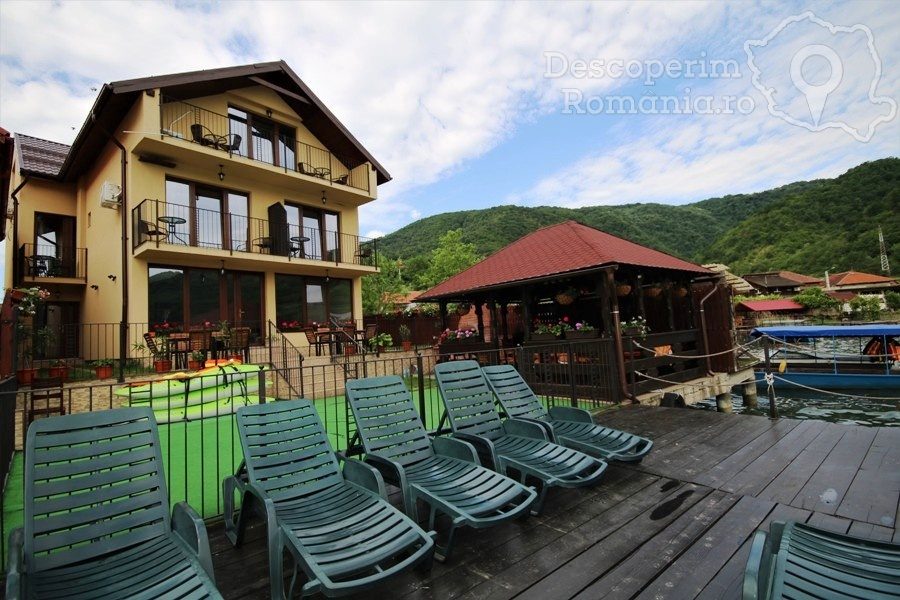 Cazare-la-Vila-Golful-Dunarii-din-Dubova-Cazanele-Dunarii-DescoperimRomania-33-900x600 Cazare la Vila Golful Dunarii din Dubova - Cazanele Dunarii - DescoperimRomania (33)