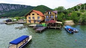 Cazare-la-Vila-Golful-Dunarii-din-Dubova-Cazanele-Dunarii-DescoperimRomania-5-300x169 Cazare la Vila Golful Dunarii din Dubova - Cazanele Dunarii - DescoperimRomania (5)