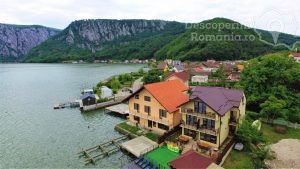 Cazare-la-Vila-Golful-Dunarii-din-Dubova-Cazanele-Dunarii-DescoperimRomania-7-300x169 Cazare la Vila Golful Dunarii din Dubova - Cazanele Dunarii - DescoperimRomania (7)