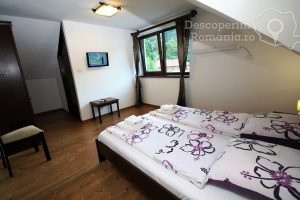 Cazare-la-Vila-Golful-Dunarii-din-Dubova-Cazanele-Dunarii-DescoperimRomania-94-300x200 Cazare la Vila Golful Dunarii din Dubova - Cazanele Dunarii - DescoperimRomania (94)