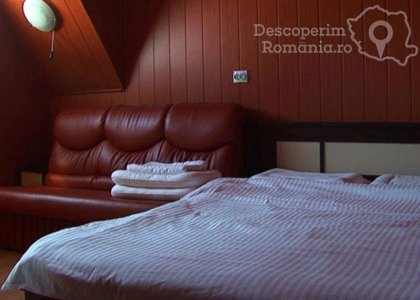 Cazare-la-Hotel-Plutitor-Paradisul-Deltei-din-Murighiol-Tulcea-Delta-Dunarii-11-839x600 Cazare la Hotel Plutitor Paradisul Deltei din Murighiol - Tulcea - Delta Dunarii (11)