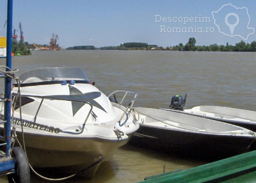 Cazare-la-Hotel-Plutitor-Paradisul-Deltei-din-Murighiol-Tulcea-Delta-Dunarii-15-839x600 Cazare la Hotel Plutitor Paradisul Deltei din Murighiol - Tulcea - Delta Dunarii (15)