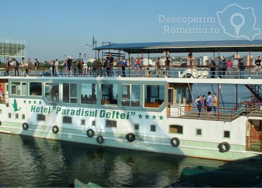 Cazare-la-Hotel-Plutitor-Paradisul-Deltei-din-Murighiol-Tulcea-Delta-Dunarii-2-839x600 Cazare la Hotel Plutitor Paradisul Deltei din Murighiol - Tulcea - Delta Dunarii (2)