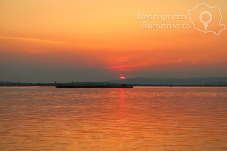 Cazare-la-Pensiunea-Danubio-din-Coronini-Caras-Severin-Cazanele-Bunarii-98-900x600 Cazare la Pensiunea Danubio din Coronini - Caras - Severin - Cazanele Bunarii (98)