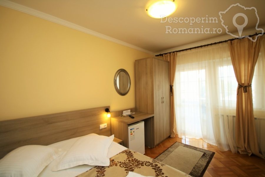 Cazare-la-Casa-Giulia-din-Baile-Olanesti-Valcea-Oltenia-136-900x600 Cazare la Casa Giulia din Baile Olanesti - Valcea - Oltenia (136)