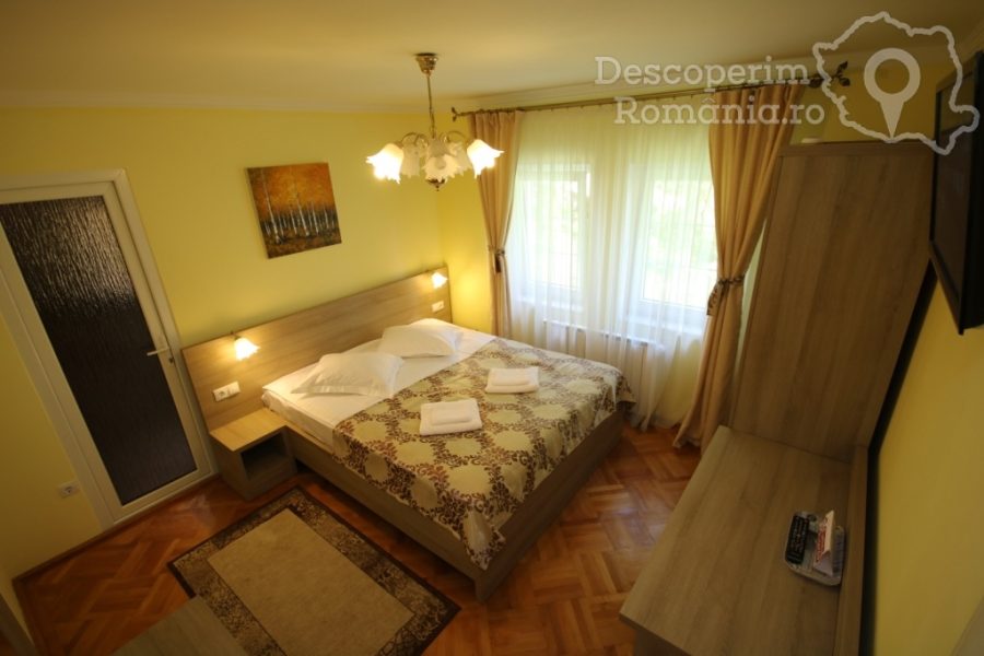 Cazare-la-Casa-Giulia-din-Baile-Olanesti-Valcea-Oltenia-152-900x600 Cazare la Casa Giulia din Baile Olanesti - Valcea - Oltenia (152)