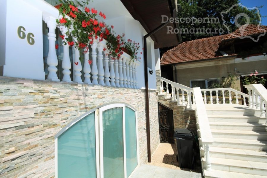 Cazare-la-Casa-Giulia-din-Baile-Olanesti-Valcea-Oltenia-17-900x600 Cazare la Casa Giulia din Baile Olanesti - Valcea - Oltenia (17)