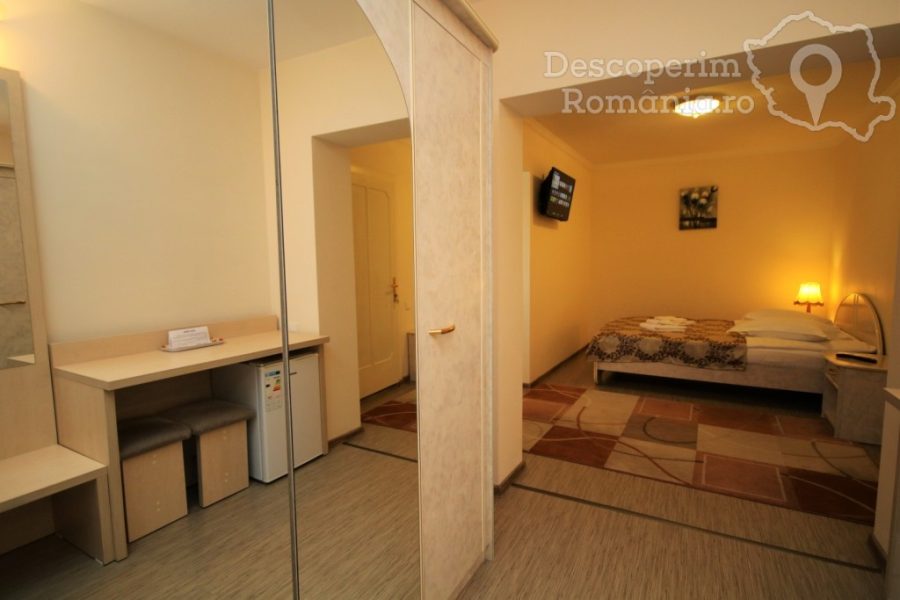 Cazare-la-Casa-Giulia-din-Baile-Olanesti-Valcea-Oltenia-44-900x600 Cazare la Casa Giulia din Baile Olanesti - Valcea - Oltenia (44)