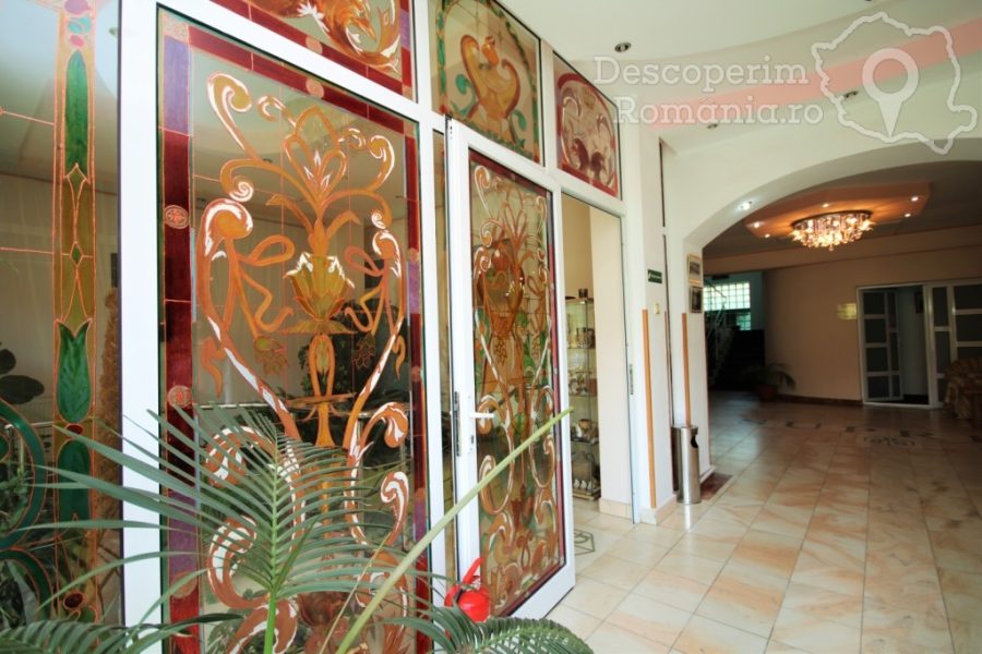 Cazare-la-Hotel-Suprem-din-Baile-Olanesti-Valcea-Oltenia-105-900x600 Cazare la Hotel Suprem din Baile Olanesti - Valcea - Oltenia (105)