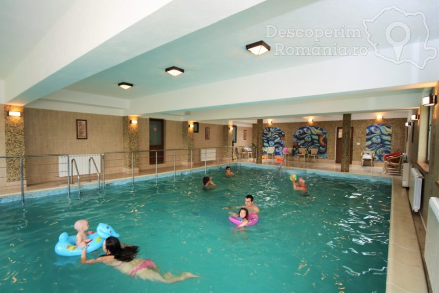 Cazare-la-Hotel-Suprem-din-Baile-Olanesti-Valcea-Oltenia-116-900x600 Cazare la Hotel Suprem din Baile Olanesti - Valcea - Oltenia (116)