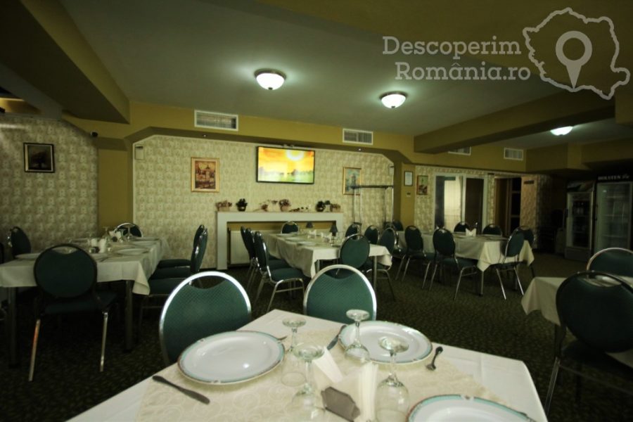 Cazare-la-Hotel-Suprem-din-Baile-Olanesti-Valcea-Oltenia-124-900x600 Cazare la Hotel Suprem din Baile Olanesti - Valcea - Oltenia (124)