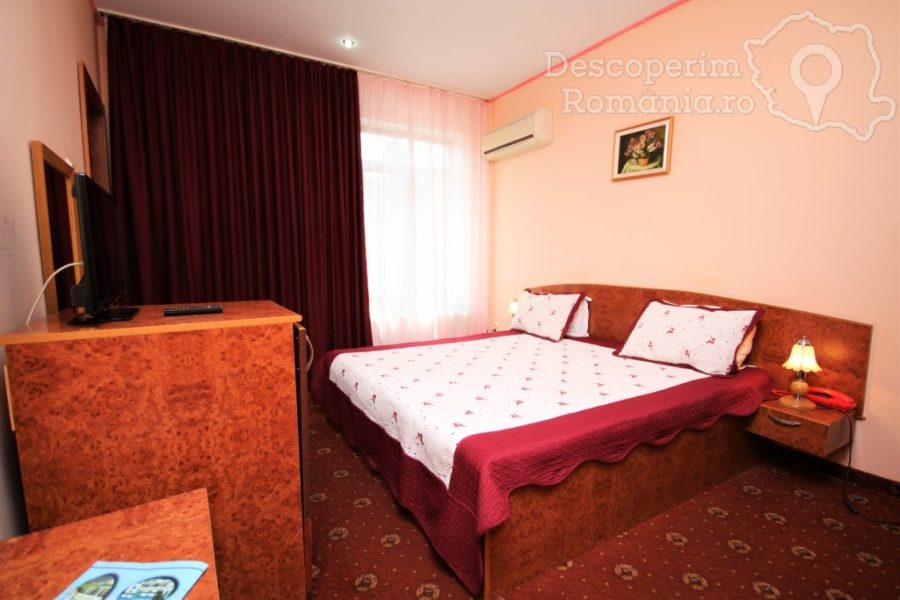 Cazare-la-Hotel-Suprem-din-Baile-Olanesti-Valcea-Oltenia-74-900x600 Cazare la Hotel Suprem din Baile Olanesti - Valcea - Oltenia (74)