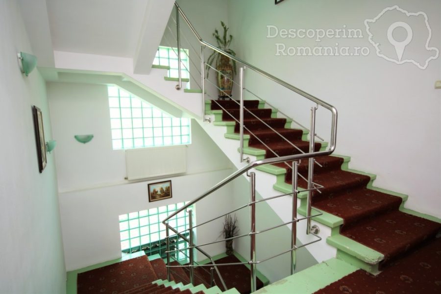 Cazare-la-Hotel-Suprem-din-Baile-Olanesti-Valcea-Oltenia-88-900x600 Cazare la Hotel Suprem din Baile Olanesti - Valcea - Oltenia (88)