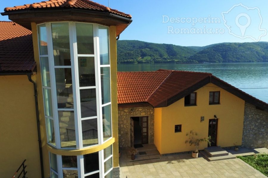Cazare-la-Pensiunea-Mai-Danube-din-Eselnita-Mehedinti-Cazanele-Dunarii-2-900x600 Cazare la Pensiunea Mai Danube din Eselnita - Mehedinti - Cazanele Dunarii (2)