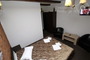 Cazare-la-Complex-Turistic-Valahia-din-Brezoi-Valcea-Valea-Lotrului-114-Pensiunea-Floare-de-Colt-300x200 cazare-la-complex-turistic-valahia-din-brezoi-valcea-valea-lotrului-114-pensiunea-floare-de-colt