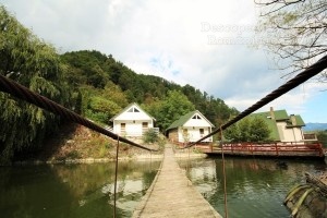 Cazare-la-Complex-Turistic-Valahia-din-Brezoi-Valcea-Valea-Lotrului-29-300x200 cazare-la-complex-turistic-valahia-din-brezoi-valcea-valea-lotrului-29