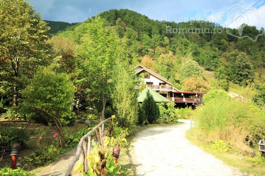 Cazare Brezoi - www.DescoperimRomania.ro