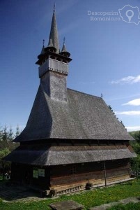 Bisericile-de-lemn-din-Maramures-micul-Rai-al-Romaniei-2-201x300 bisericile-de-lemn-din-maramures-micul-rai-al-romaniei-2