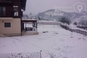 Cazare-la-Pensiunea-Dorel-Codoban-din-Lazuri-Bihor-Muntii-Apuseni-DescoperimRomania-2-300x200 cazare-la-pensiunea-dorel-codoban-din-lazuri-bihor-muntii-apuseni-descoperimromania-2