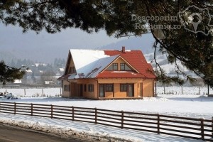 Cazare-la-Pensiunea-Sapte-Flori-din-Gheorgheni-Tinutul-Secuiesc-Harghita-DescoperimRomania.ro-57-300x200 cazare-la-pensiunea-sapte-flori-din-gheorgheni-tinutul-secuiesc-harghita-descoperimromania-ro-57