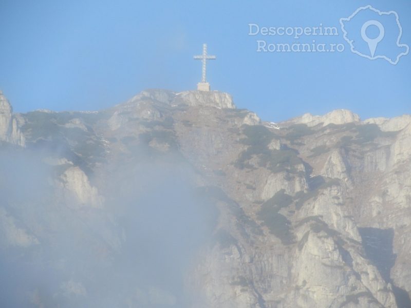 Crucea-Caraiman-cel-mai-inalt-monument-amplasat-pe-un-varf-de-munte-3-800x600 crucea-caraiman-cel-mai-inalt-monument-amplasat-pe-un-varf-de-munte-3