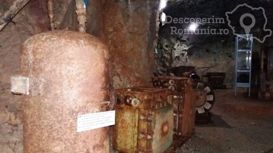 Pestera-cu-Cristale-din-mina-Farcu-–-in-lumea-cristalelor-13-900x506 pestera-cu-cristale-din-mina-farcu-in-lumea-cristalelor-13