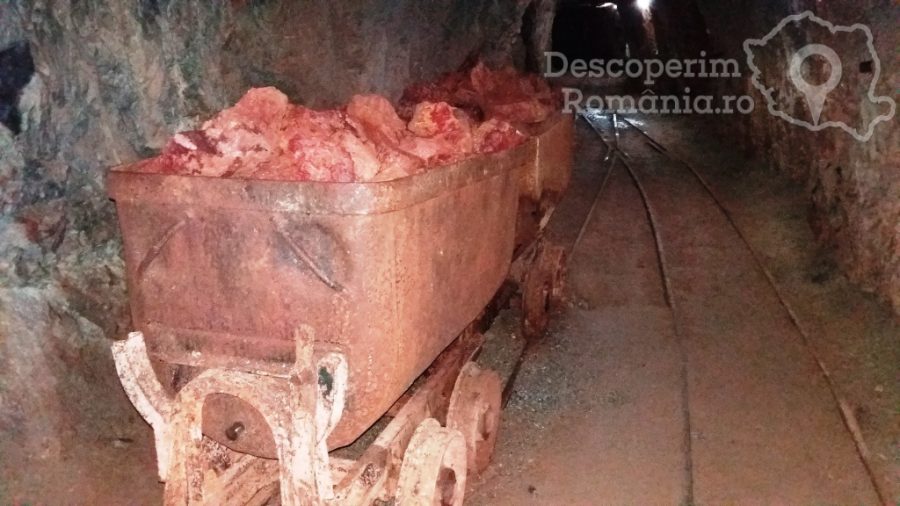 Pestera-cu-Cristale-din-mina-Farcu-–-in-lumea-cristalelor-17-900x506 pestera-cu-cristale-din-mina-farcu-in-lumea-cristalelor-17