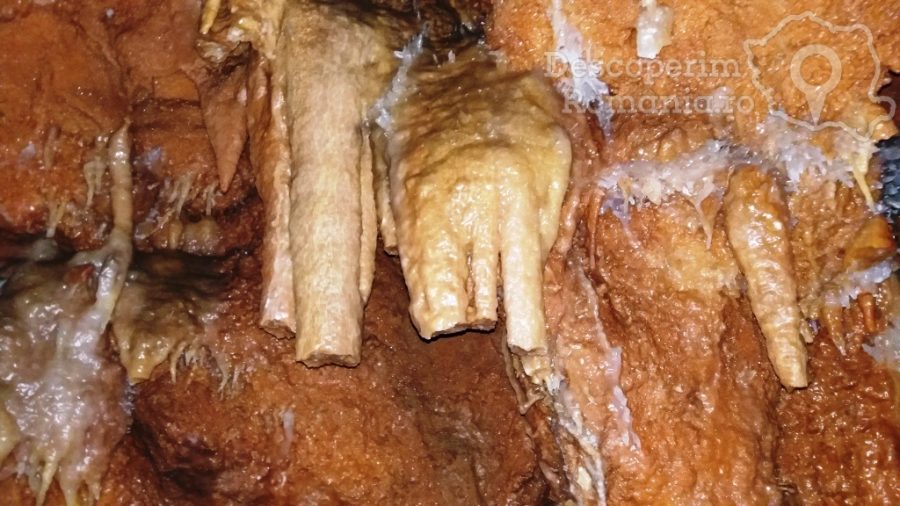 Pestera-cu-Cristale-din-mina-Farcu-–-in-lumea-cristalelor-25-900x506 pestera-cu-cristale-din-mina-farcu-in-lumea-cristalelor-25