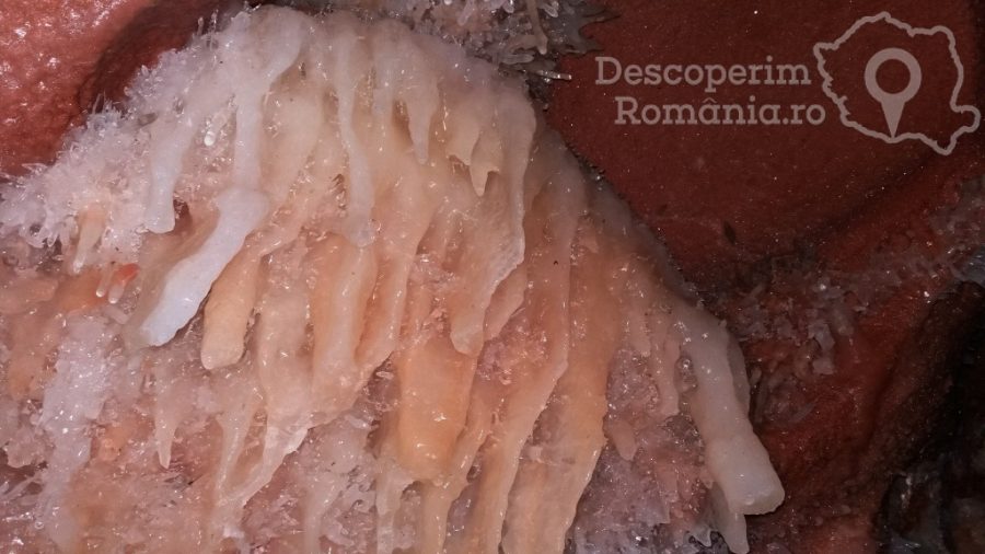 Pestera-cu-Cristale-din-mina-Farcu-–-in-lumea-cristalelor-39-900x506 pestera-cu-cristale-din-mina-farcu-in-lumea-cristalelor-39