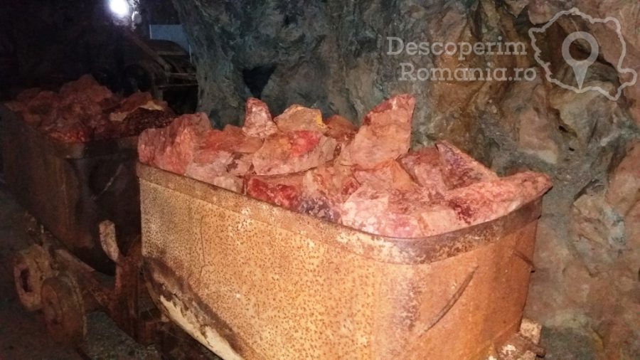 Pestera-cu-Cristale-din-mina-Farcu-–-in-lumea-cristalelor-4-900x506 pestera-cu-cristale-din-mina-farcu-in-lumea-cristalelor-4