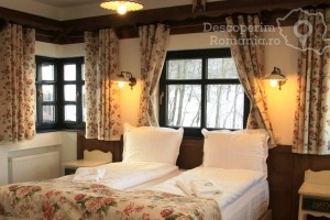 Cazare-la-Conacul-Bratescu-din-Bran-Brasov-Rucar-Bran-DescoperimRomania-10-300x200 cazare-la-conacul-bratescu-din-bran-brasov-rucar-bran-descoperimromania-10