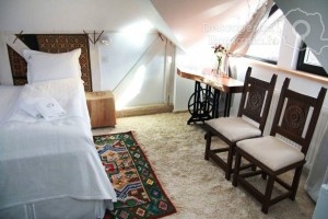 Cazare-la-Conacul-Bratescu-din-Bran-Brasov-Rucar-Bran-DescoperimRomania-33-300x200 cazare-la-conacul-bratescu-din-bran-brasov-rucar-bran-descoperimromania-33