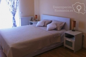 Cazare-la-Pensiunea-Iulia-din-Scoarta-Gorj-Oltenia-DescoperimRomania-14-300x200 cazare-la-pensiunea-iulia-din-scoarta-gorj-oltenia-descoperimromania-14