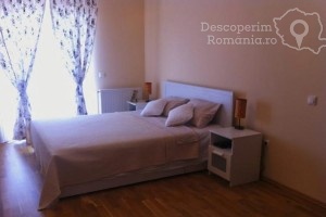 Cazare-la-Pensiunea-Iulia-din-Scoarta-Gorj-Oltenia-DescoperimRomania-5-300x200 cazare-la-pensiunea-iulia-din-scoarta-gorj-oltenia-descoperimromania-5