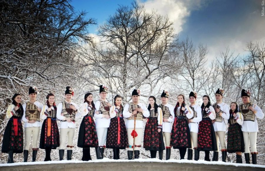 Ceata-de-feciori-din-Ţara-Făgăraşului-1-900x582 Ceata de feciori din Ţara Făgăraşului