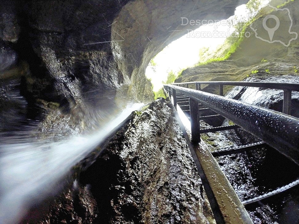 Canionul-Șapte-Scări-șapte-scări-și-șapte-cascade-laolaltă-1 I Giardini di Zoe - Versailles-ul din inima Transilvaniei