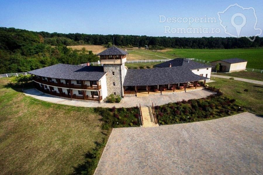 Cazare-la-Pensiunea-Casa-Bună-din-Gârbova-Alba-Transilvania-DescoperimRomania-1-900x600 Pensiunea Casa Bună din Gârbova